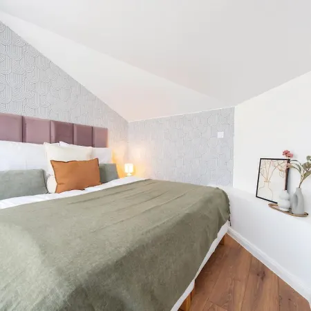 Designer Duplex Centre